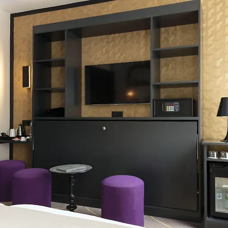 Yllen Eiffel Hotel