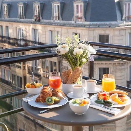 Yllen Eiffel Szálloda 4*