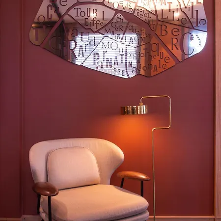 Yllen Eiffel Paříž