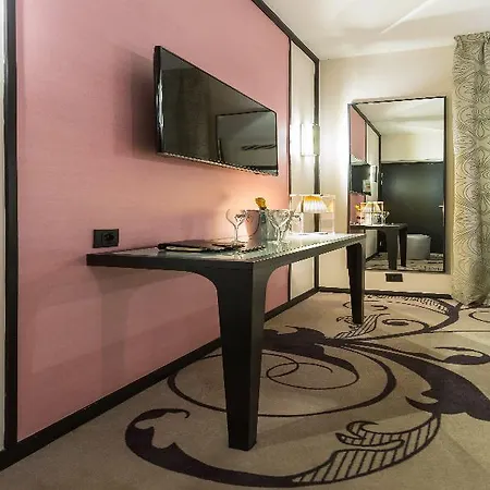 Yllen Eiffel Hotel Parigi