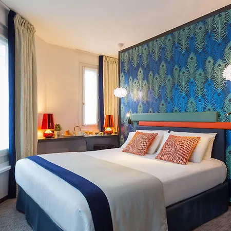 Yllen Eiffel Paříž