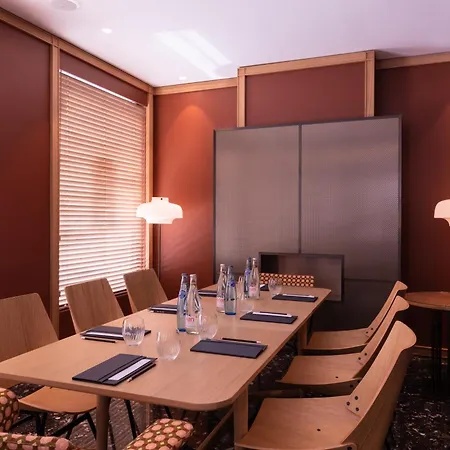 Yllen Eiffel 4* Paris