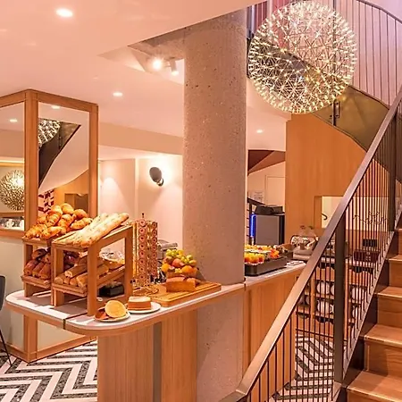 Yllen Eiffel Hotel Paris