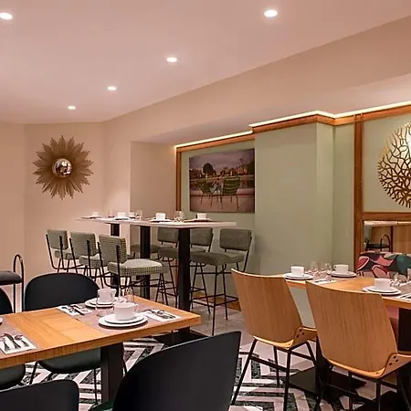 Yllen Eiffel Hotel Paris