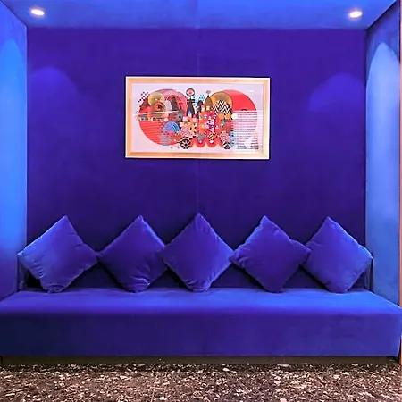 Yllen Eiffel Hotel