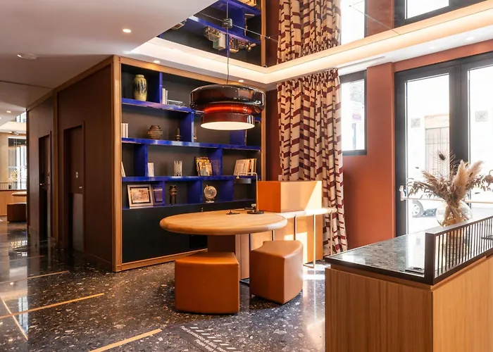 Yllen Eiffel Hotel 4*