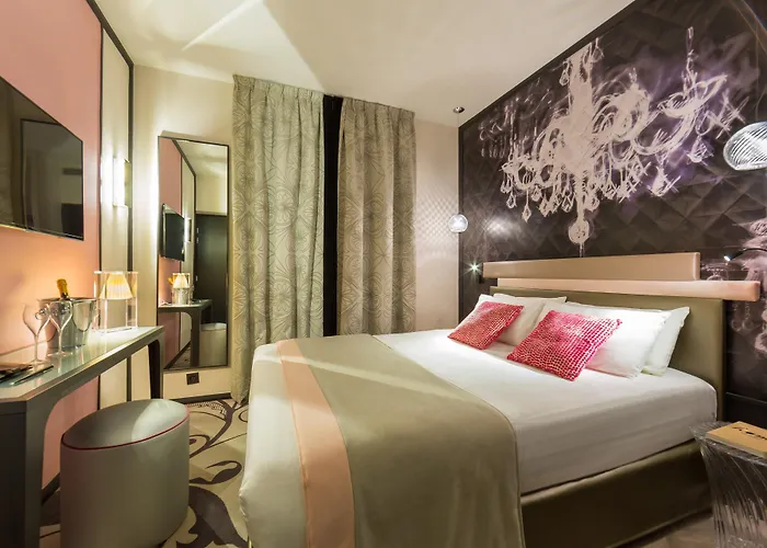 Hotel Yllen Eiffel 4*